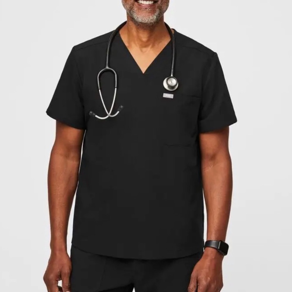 FIGS Black Scrub Set